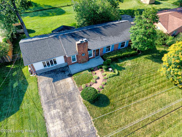 3818 Gaywood Dr, Louisville, KY 40272