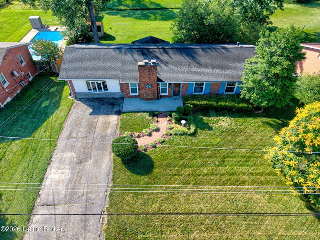 3818 Gaywood Dr, Louisville, KY 40272