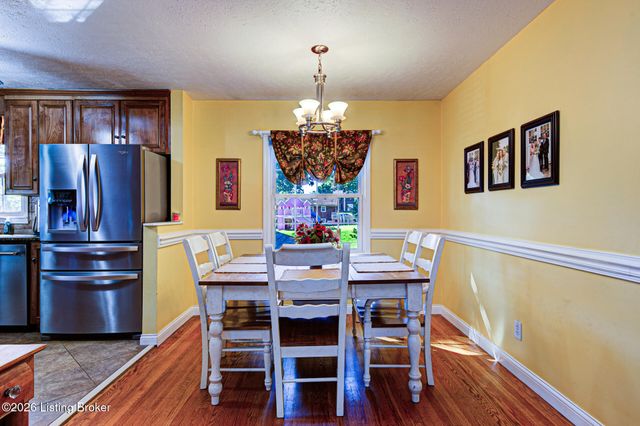 3818 Gaywood Dr, Louisville, KY 40272