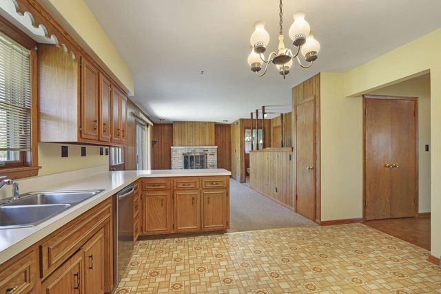 3400 Shorewood DRIVE, Racine, WI 53404