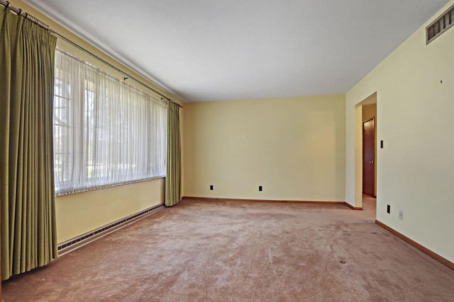 3400 Shorewood DRIVE, Racine, WI 53404