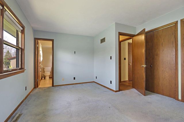 3400 Shorewood DRIVE, Racine, WI 53404