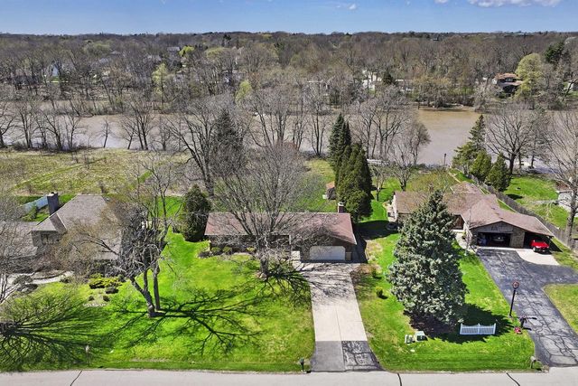 3400 Shorewood DRIVE, Racine, WI 53404