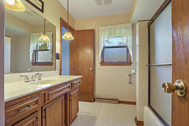 3400 Shorewood DRIVE, Racine, WI 53404