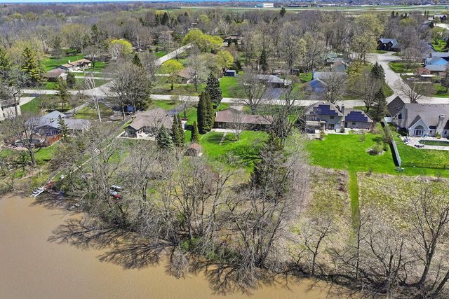 3400 Shorewood DRIVE, Racine, WI 53404