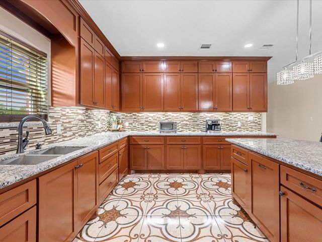 886 Zilss Road, La Grange, TX 78945