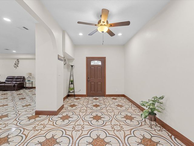 886 Zilss Road, La Grange, TX 78945