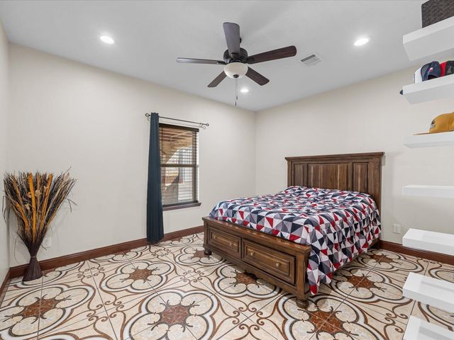 886 Zilss Road, La Grange, TX 78945