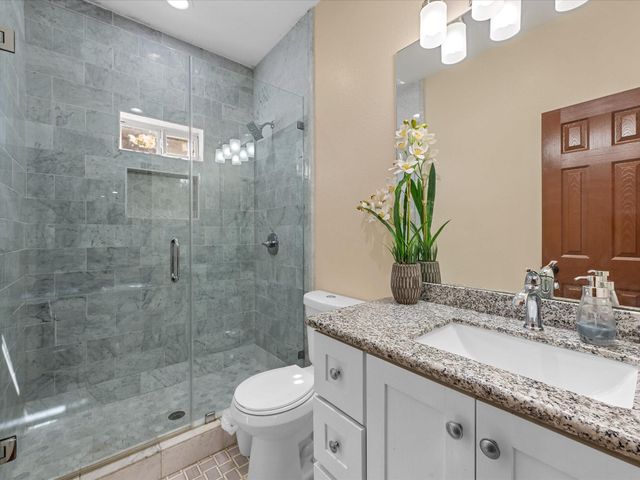 886 Zilss Road, La Grange, TX 78945