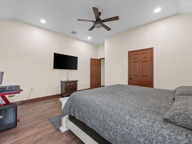 886 Zilss Road, La Grange, TX 78945