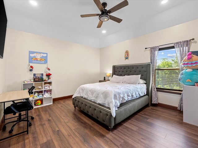 886 Zilss Road, La Grange, TX 78945