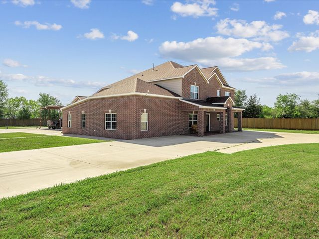 886 Zilss Road, La Grange, TX 78945
