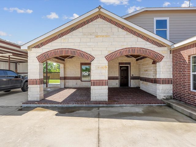 886 Zilss Road, La Grange, TX 78945