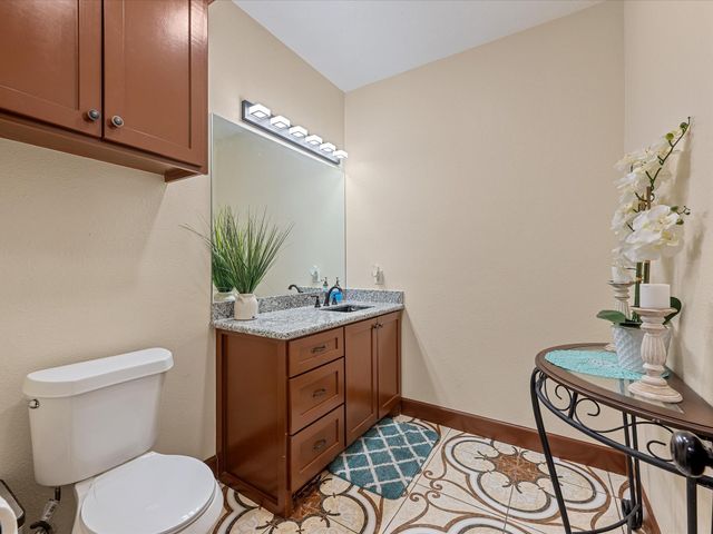 886 Zilss Road, La Grange, TX 78945