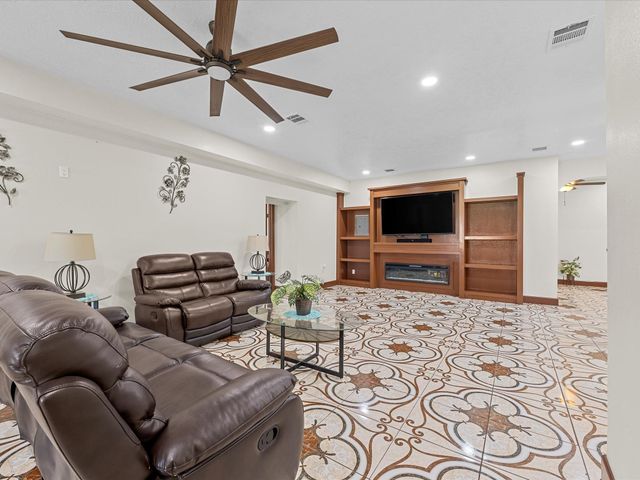 886 Zilss Road, La Grange, TX 78945