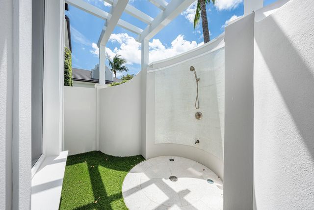 2530 Avenue Au Soleil, Gulf Stream, FL 33483
