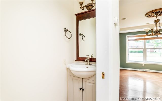 901 Clareva Road, Sellersburg, IN 47172