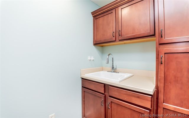 901 Clareva Road, Sellersburg, IN 47172