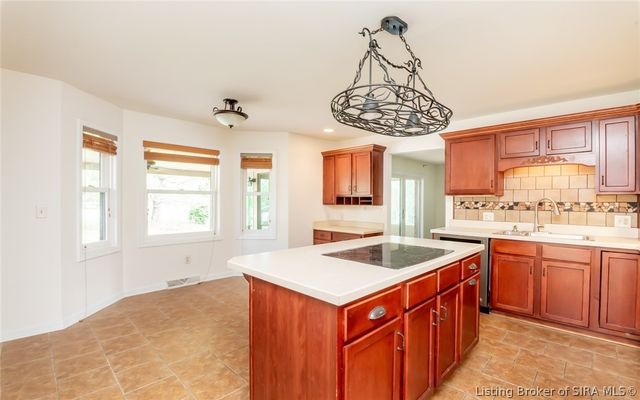 901 Clareva Road, Sellersburg, IN 47172