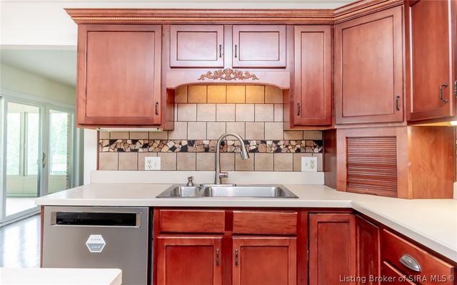 901 Clareva Road, Sellersburg, IN 47172