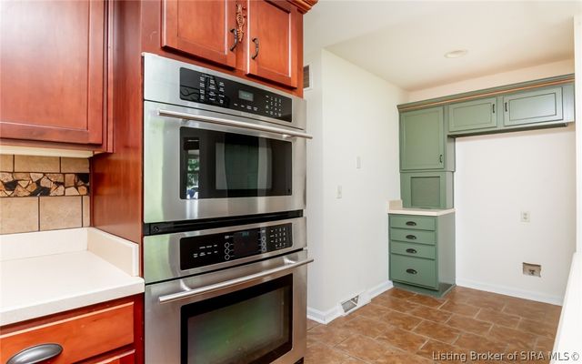 901 Clareva Road, Sellersburg, IN 47172