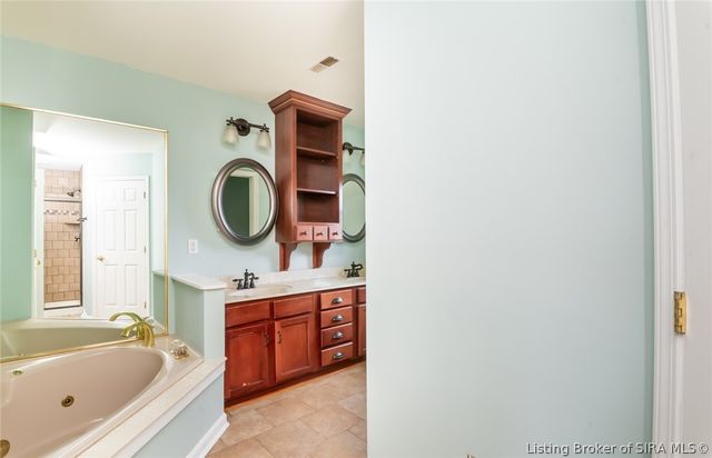 901 Clareva Road, Sellersburg, IN 47172