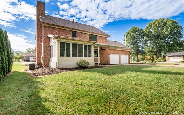 901 Clareva Road, Sellersburg, IN 47172
