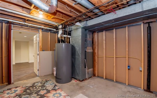 901 Clareva Road, Sellersburg, IN 47172
