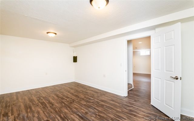 901 Clareva Road, Sellersburg, IN 47172