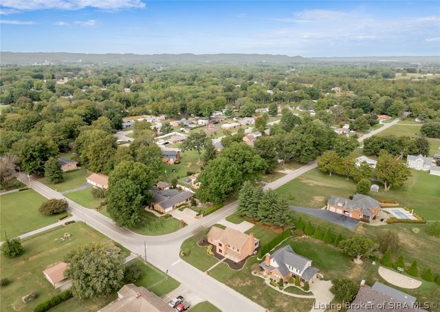 901 Clareva Road, Sellersburg, IN 47172