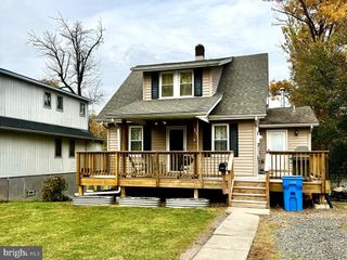 311 NESHAMINY RD, Croydon, PA 19021