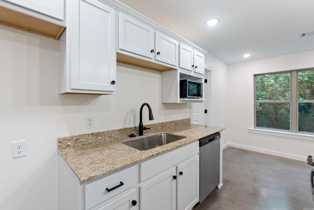 305 Parkway Avenue, Morrilton, AR 72110