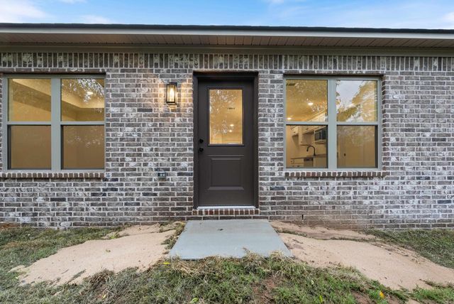 305 Parkway Avenue, Morrilton, AR 72110