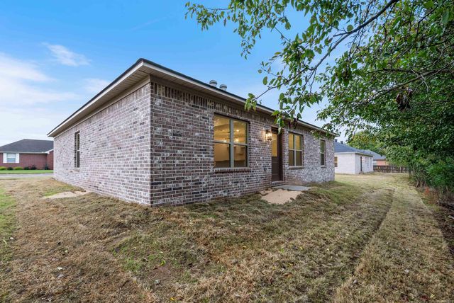 305 Parkway Avenue, Morrilton, AR 72110