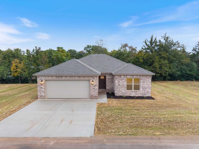305 Parkway Avenue, Morrilton, AR 72110