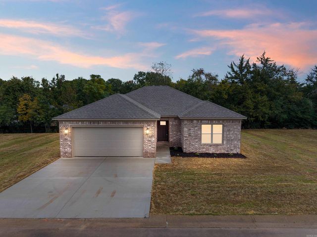 305 Parkway Avenue, Morrilton, AR 72110