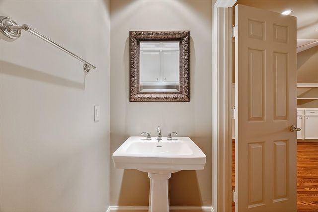 5426 Lampasas Street, Houston, TX 77056