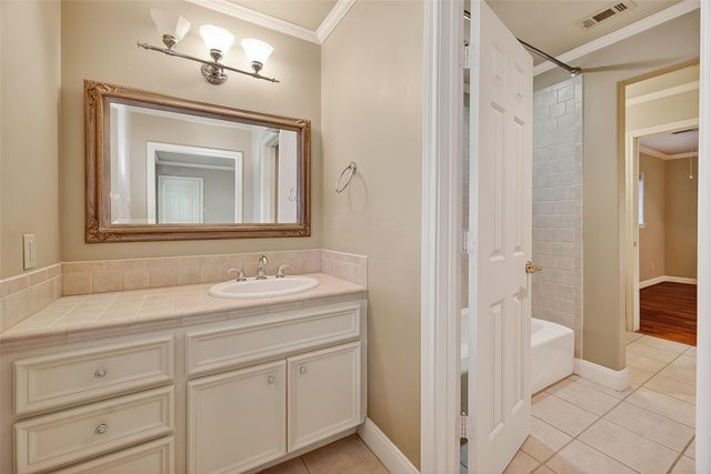 5426 Lampasas Street, Houston, TX 77056