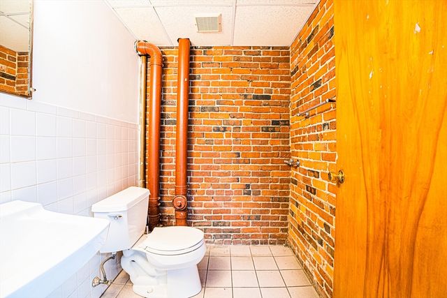 130B Lincoln St, Boston, MA 02111