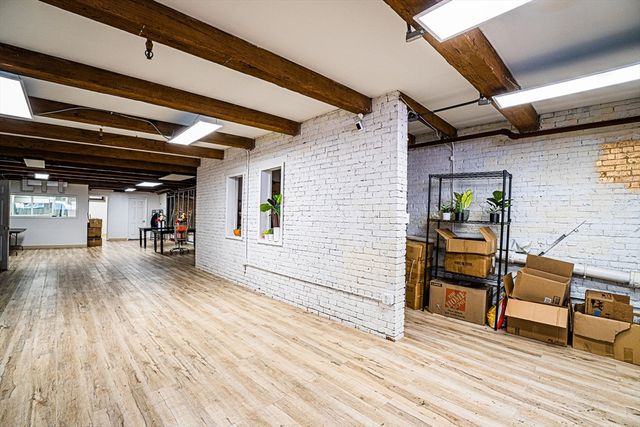 130B Lincoln St, Boston, MA 02111