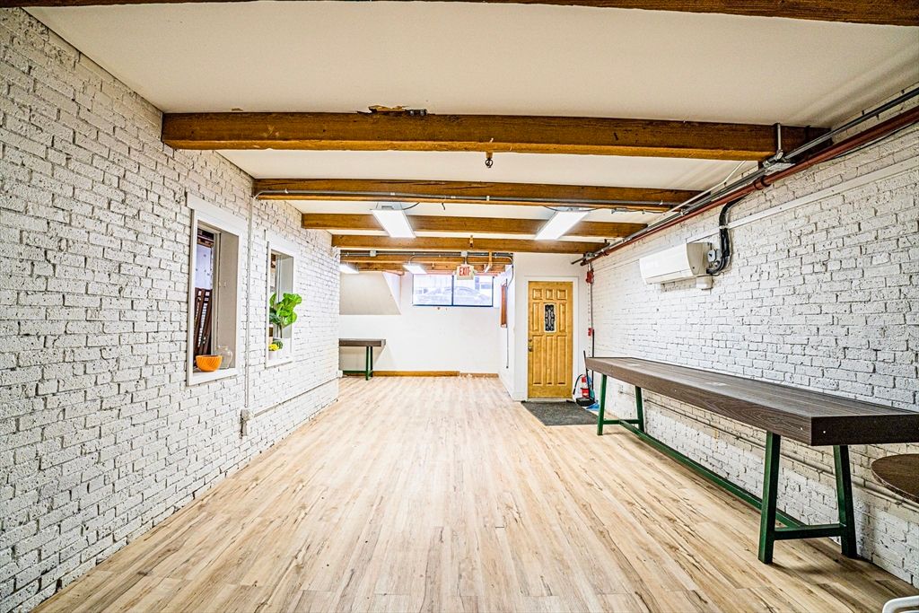 130B Lincoln St, Boston, MA 02111