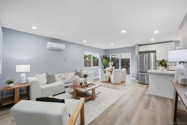 8514 Glenhaven, San Diego, CA 92123