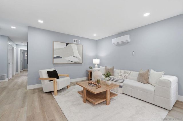 8514 Glenhaven, San Diego, CA 92123