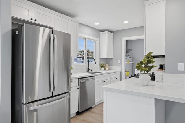 8514 Glenhaven, San Diego, CA 92123
