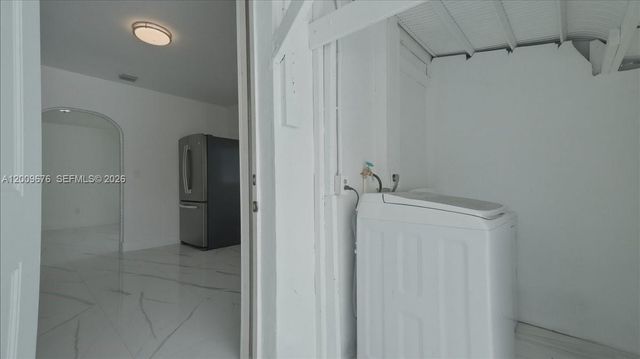 10200 NW 21st Ct, Miami, FL 33147