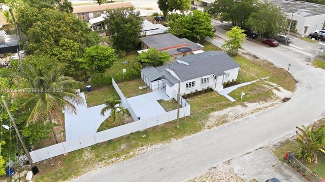 10200 NW 21st Ct, Miami, FL 33147