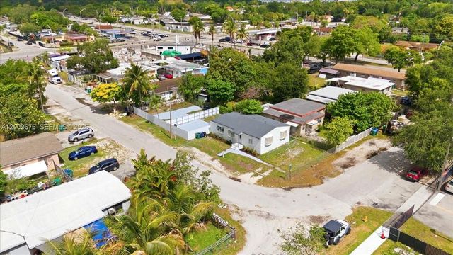 10200 NW 21st Ct, Miami, FL 33147