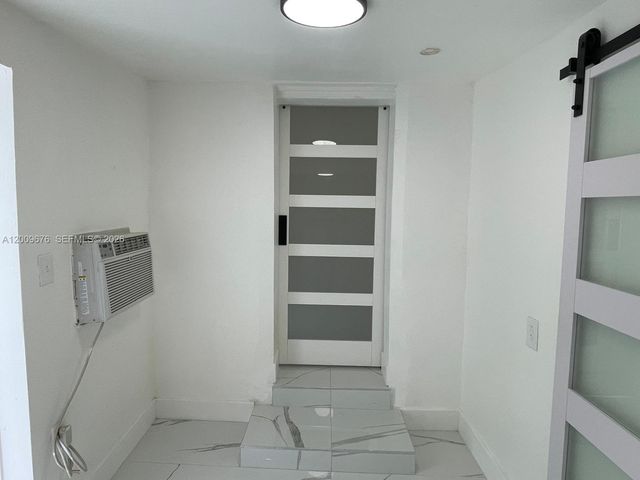 10200 NW 21st Ct, Miami, FL 33147