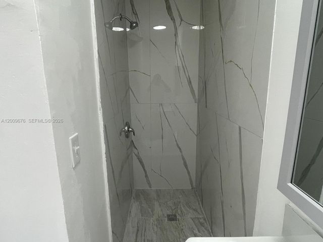10200 NW 21st Ct, Miami, FL 33147