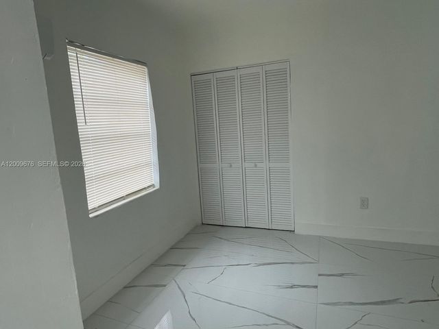 10200 NW 21st Ct, Miami, FL 33147